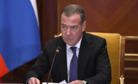 «Это недопустимо»: Медведев заявил о биооружии на Украине