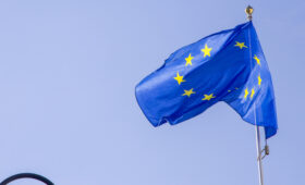 Евродепутат назвал факторы, способные изменить политику ЕС к России