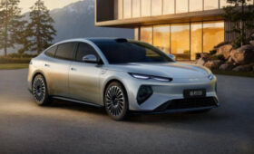 Флагманский «тюлень» BYD Seal 08 рассекречен в Китае