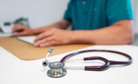 Густая кровь и высокий сахар: Врач назвал запрещенную еду