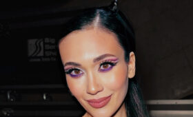 Худайбердиева похвасталась новой помадой и заворожила взглядом