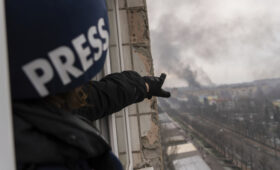 «Как карточный домик»: на Западе ужаснулись от случившегося на Украине