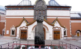 Картины Петра Кончаловского сделают более доступными для зрителей