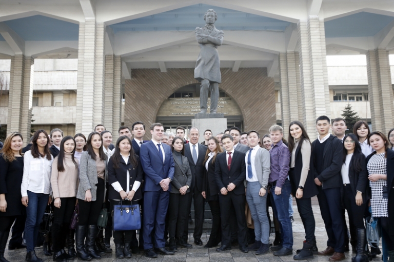 КПРФ&nbsp;&mdash; за Россию, остальная Госдума&nbsp;&mdash; за Киргизию: Кому принесут выгоду 15 русских миллиардов на строительство в Бишкеке