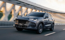 Кроссовер Soueast S06 стартует в России: есть полный привод