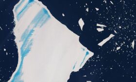 Крупнейший в мире айсберг весом в триллион тонн не дотянул до юбилея