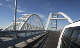 Крымский мост закрыт для автотранспорта