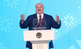 Лукашенко призвал США учиться демократии у Белоруссии