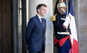 Макрон призвал к миру в ещё одной стране после перемирия в Иране