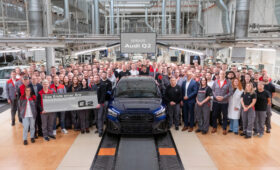 Маленький хэтчбек Audi A1 и компактный кроссовер Q2 покинули конвейер