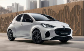 Mazda 2 Hybrid обновилась и вытеснила бензиновую версию из Европы