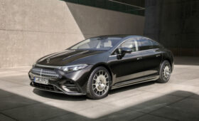 Mercedes-Benz EQS: второй рестайлинг, долгожданные 800 вольт и руль по проводам