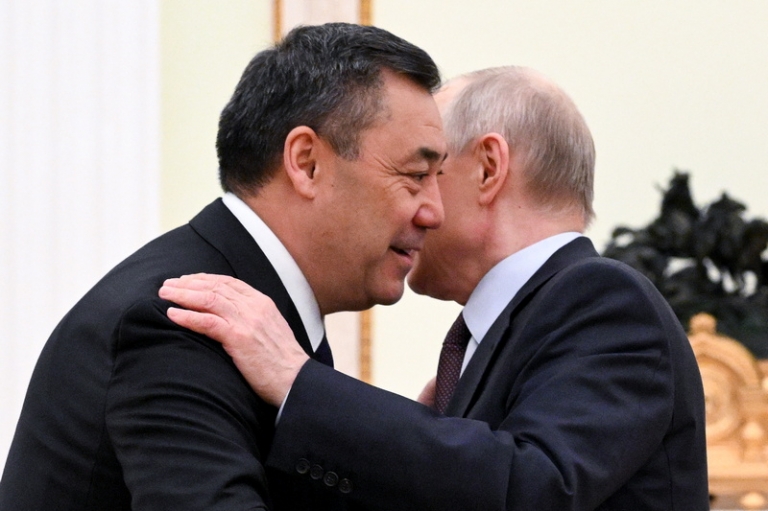 Мясо, базы, станки из Европы: ЕС ввел санкции против Киргизии, Садыр Жапаров срочно прилетел в Москву