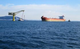 «Мы воюем, или рыбу заворачиваем?»: Евросоюз закупил у России в марте рекордные объемы СПГ