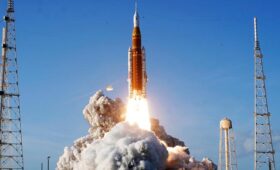 На пути к Луне у американских астронавтов вышел из строя туалет, но они справились