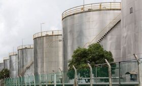 Названы причины, по которым миру пока не грозит катастрофический дефицит нефти: «Ситуация постоянно меняется»