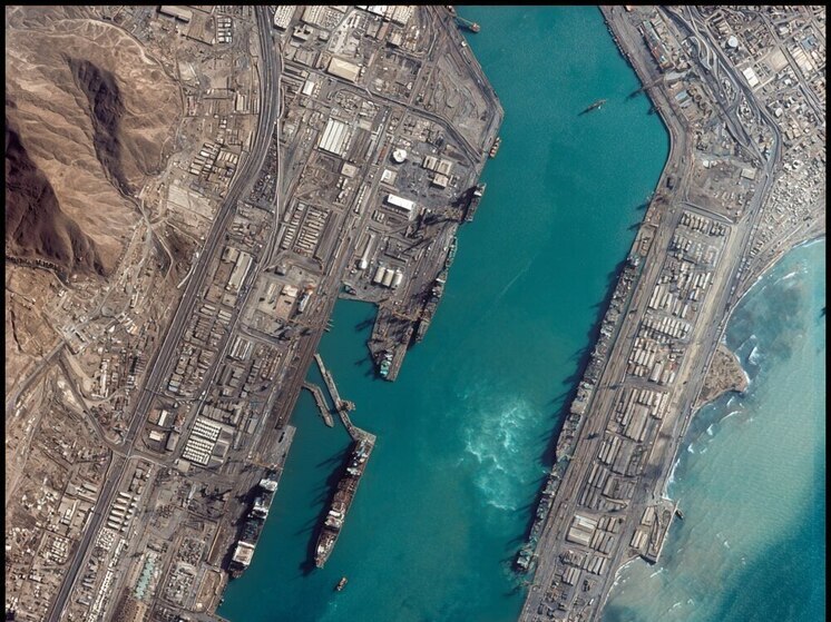 Неизвестный снаряд поразил танкер у берегов Катара Неизвестный снаряд поразил танкер у берегов Катара