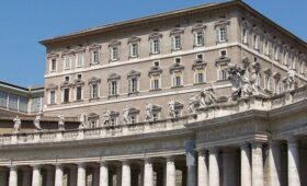 Новый глава банка Ватикана заставил говорить о «захвате власти иллюминатами»