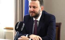 Орешкин призвал молодежь с ранних лет учиться работать с ИИ