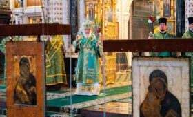 Патриарх Кирилл поблагодарил Владимира Путина за передачу Церкви двух чудотворных икон