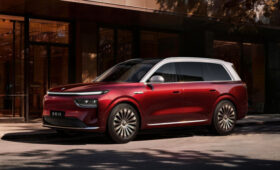 Первенец совместного бренда Dongfeng и Huawei – кроссовер Yijing X9, он же Epicland X9