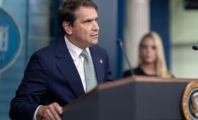 «Пока не увидят наручники»: в США запустили проверку Минюста из-за провалов с публикацией «досье Эпштейна»