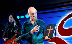 Продюсер Игорь Сандлер объяснил смысл вечеров памяти ушедших музыкантов