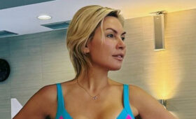 Рагозина блистала на юбилее в мини-платье с нескромным декольте