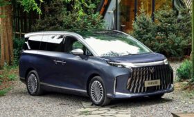 Роскошный, но дешевле конкурентов: минивэн Arcfox Wendao V9 полностью рассекречен