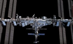 Россия меж двух орбит: отстыковку станции РОС от МКС могут отложить на более поздний срок