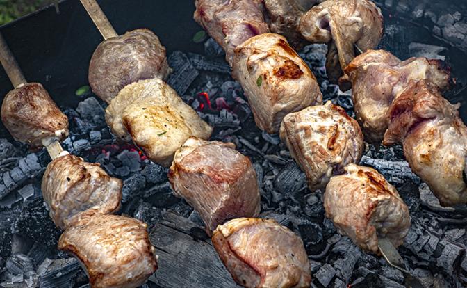 Россиян предупредили о смертельной опасности шашлыков