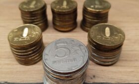 Россияне в возрасте до 30 лет стали активно откладывать деньги на будущее