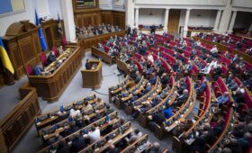 Руслан Бортник: Зеленскому грозит «тихий переворот», и начнется всё с Арахамии