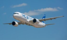 Скандалы авиации: «Мотористы» судятся с «планеристами», а в Казани презентовали несуществующий суперлайнер