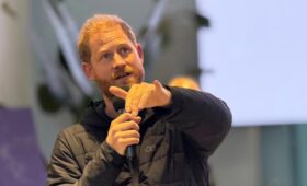 СМИ: Принц Гарри неожиданно прибыл в Киев