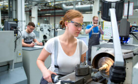 Stellantis сокращает больше трети инженеров в штаб-квартире Opel в Рюссельсхайме