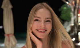 Тростинка Клишина похвасталась безупречной фигурой в крошечном бикини