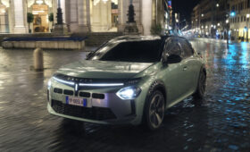 У хэтчбека Lancia Ypsilon появилась чисто бензиновая версия с механической коробкой