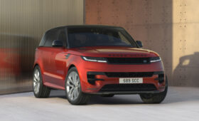 У Range Rover Sport появилась юбилейная спецверсия Twenty Edition