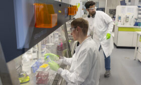 Ученые попытались выявить причины ранней кончины молодежи после смертельного диагноза