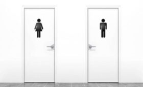 Уролог объяснил, сколько ночных походов в туалет сигнализируют о болезни