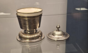 В Москву привезли землю с могилы Пушкина