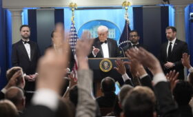 Вашингтон в шоке после стрельбы при Трампе: “Разъяренная, поляризованная страна”