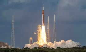 Видео лунной миссии НАСА подогрело теорию о фальшивой высадке американцев на Луну