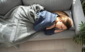 Врач рассказал, нужно ли лечить депрессию