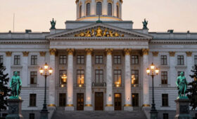 За Гитлера ответил: Власти Польши добились отмены концерта Канье Уэста