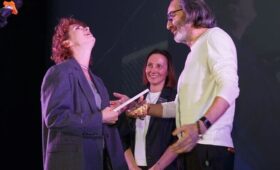 Завершился фестиваль студенческого и дебютного кино «Святая Анна»: победила история про Деда Мороза, которого сыграла Ирина Горбачева