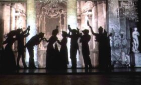 «Жены артистов»: Чехов и Бунин — «живое кино» в Театре Никиты Михалкова