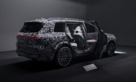 Флагманский кроссовер Audi Q9 готовится к скорой премьере: рассекречен салон