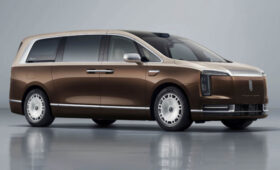 Maextro V800 оказался первым минивэном бренда